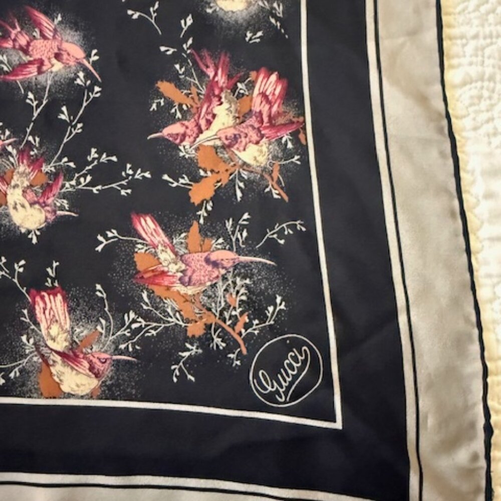vintage gucci hummingbirds pattern print scarf - Picture 3 of 6